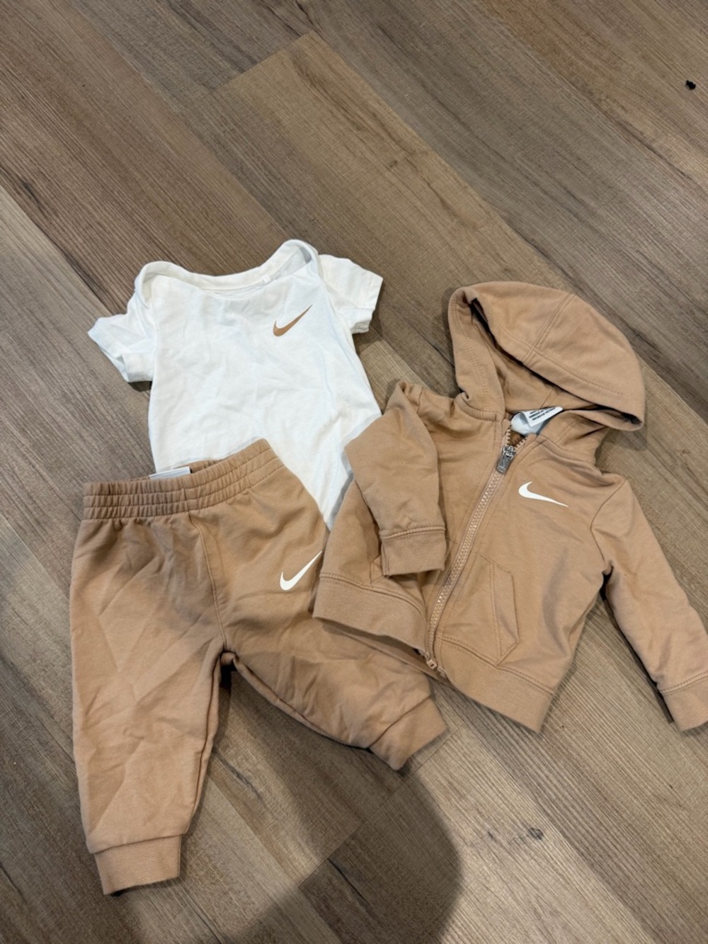 Nike Baby Set - White & Tan Swoosh Hoodie, Onesie, Joggers